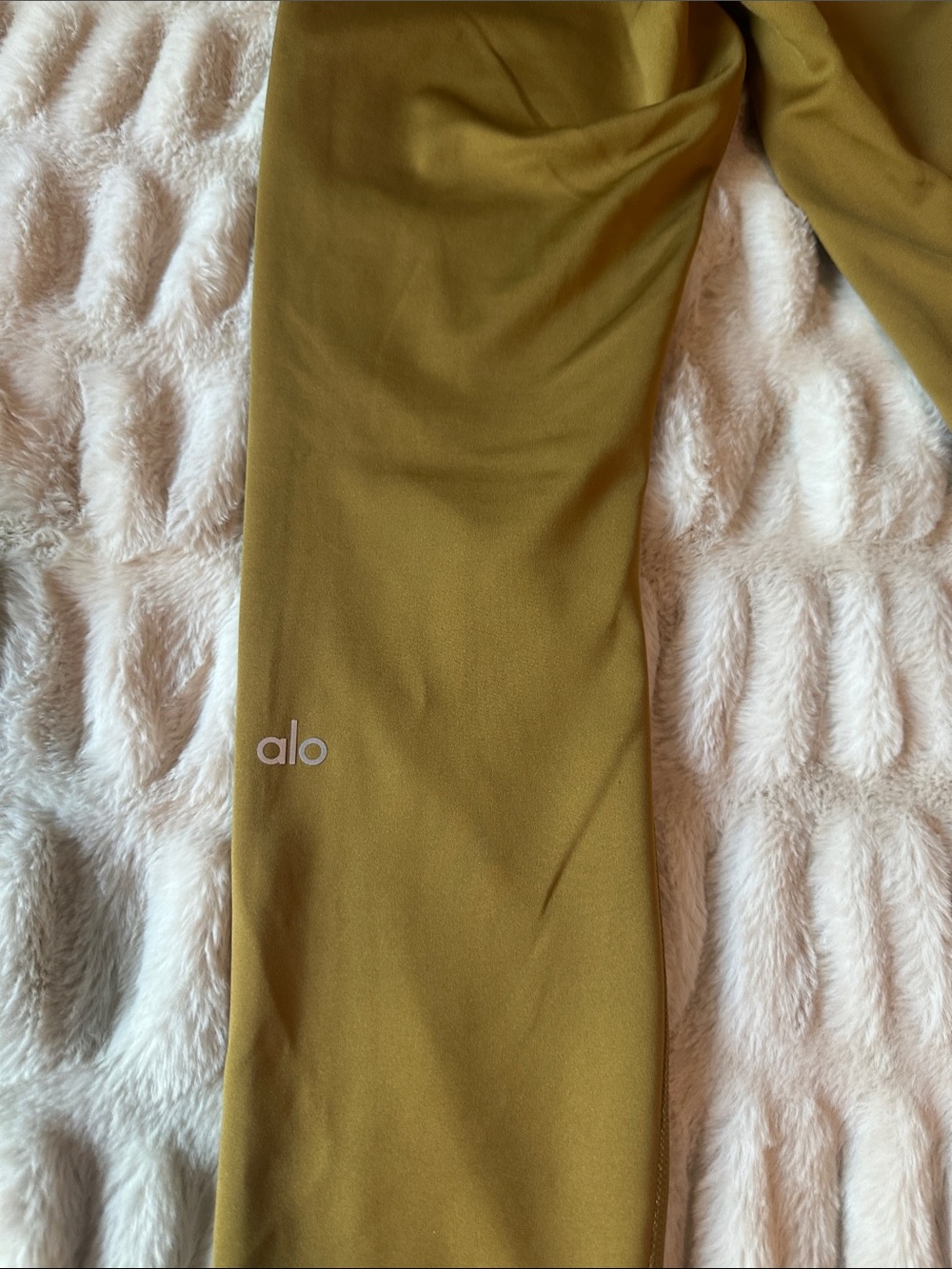Alo Suit up Olive Green Active Leggings - Alo size Small - Picture 5 of 9